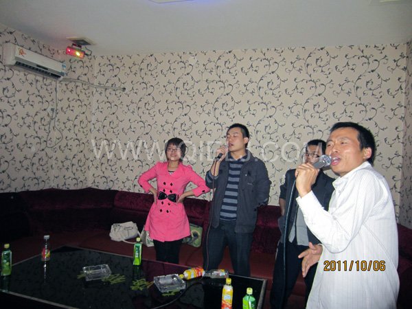 2011年10月，鄭州企鵝糧油機(jī)械有限公司--外貿(mào)部，十一國慶節(jié)團(tuán)體活動(dòng)！(圖1)